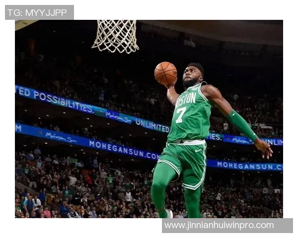 杰伦布朗谈末节反扑时的心态与队友沟通的重要性