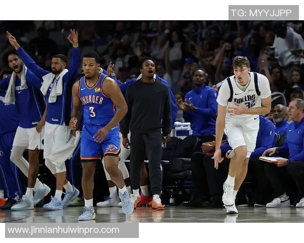 浓眉上半场表现平平10投仅3中贡献7分10篮板数据却依然全面